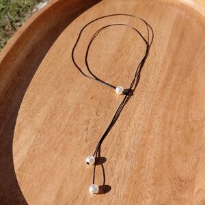 Elegant Black and White Pearl Necklace